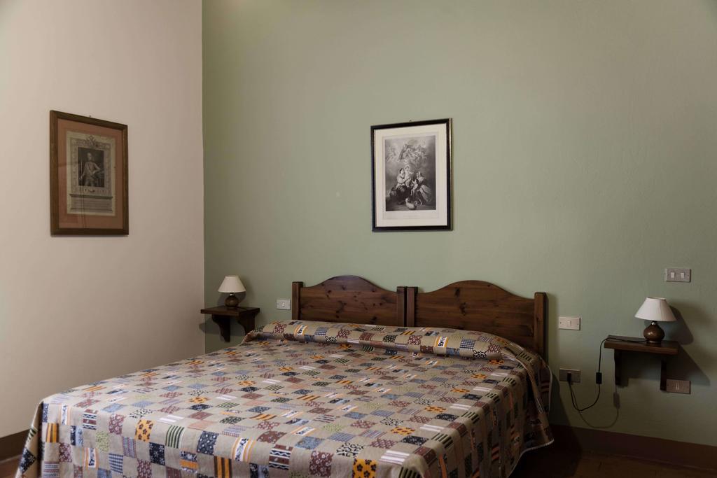 فيلا سيريتو غيديفي Tenuta Di Colle Alberti Agriturismo الغرفة الصورة