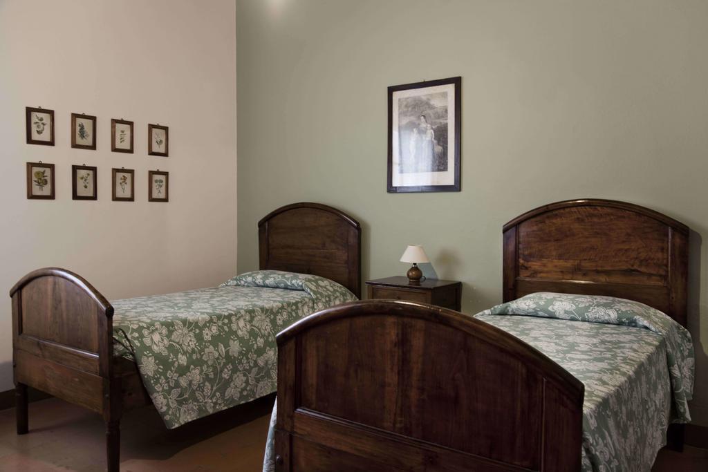 فيلا سيريتو غيديفي Tenuta Di Colle Alberti Agriturismo الغرفة الصورة