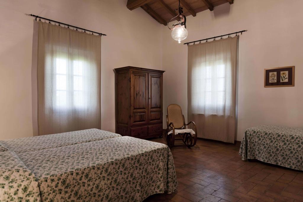 فيلا سيريتو غيديفي Tenuta Di Colle Alberti Agriturismo الغرفة الصورة