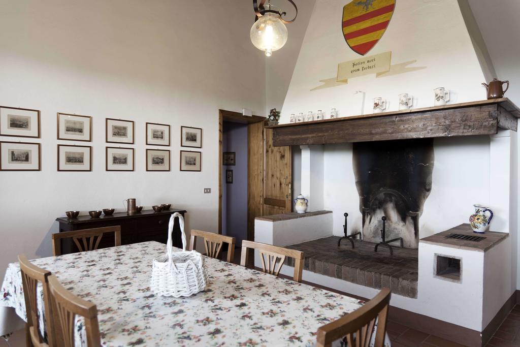 فيلا سيريتو غيديفي Tenuta Di Colle Alberti Agriturismo الغرفة الصورة