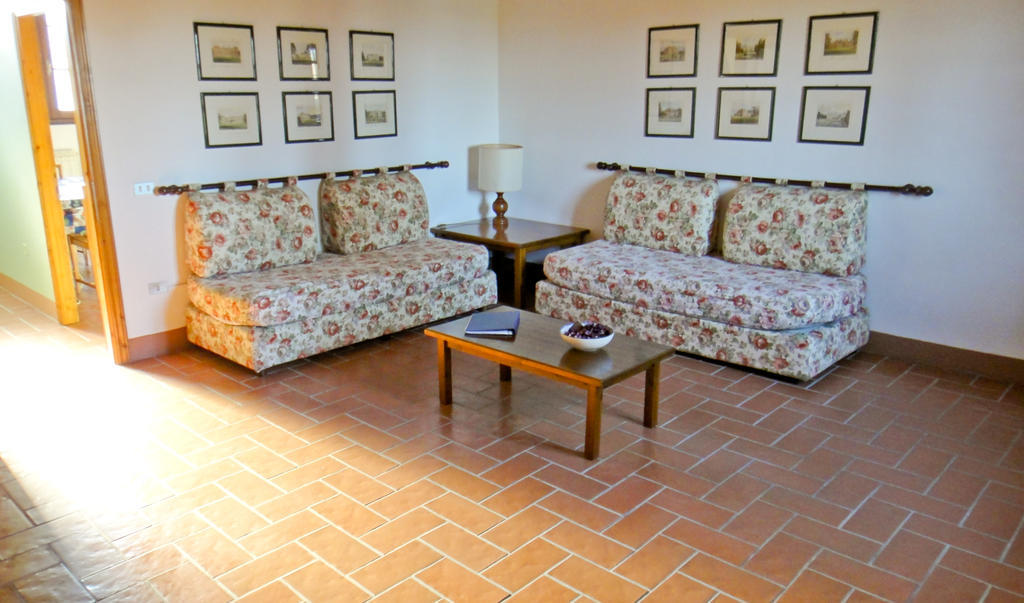 فيلا سيريتو غيديفي Tenuta Di Colle Alberti Agriturismo الغرفة الصورة