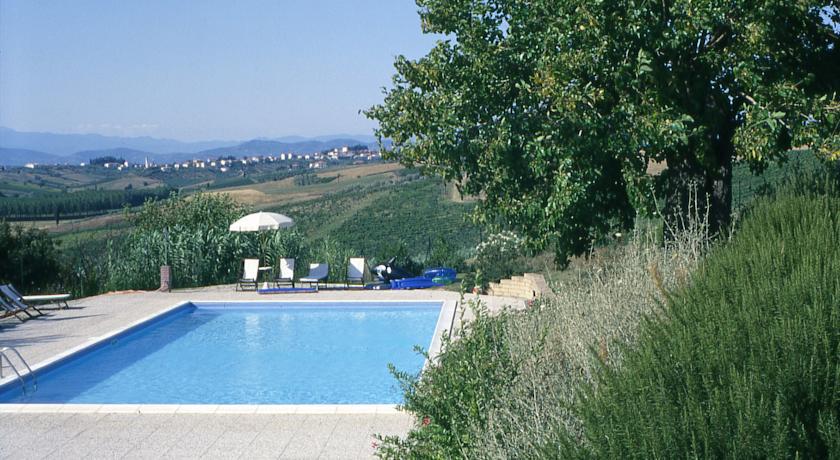 فيلا سيريتو غيديفي Tenuta Di Colle Alberti Agriturismo المظهر الخارجي الصورة
