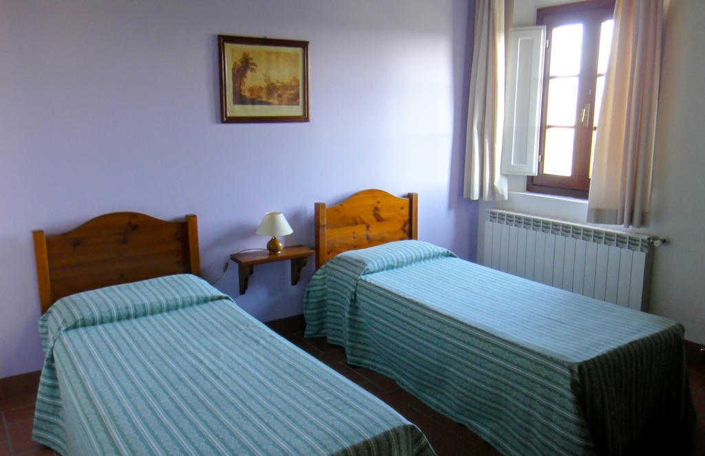 فيلا سيريتو غيديفي Tenuta Di Colle Alberti Agriturismo الغرفة الصورة