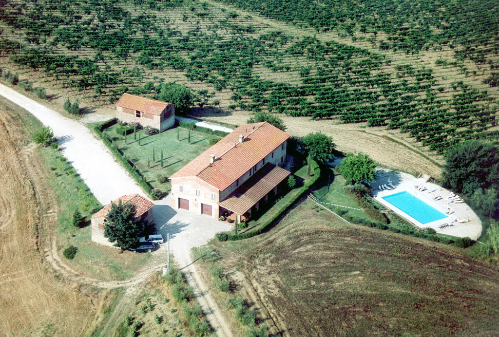 فيلا سيريتو غيديفي Tenuta Di Colle Alberti Agriturismo المظهر الخارجي الصورة
